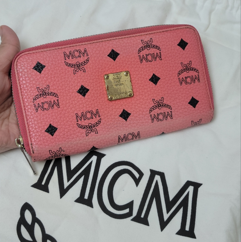 100% Authentic MCM zip all around wallet